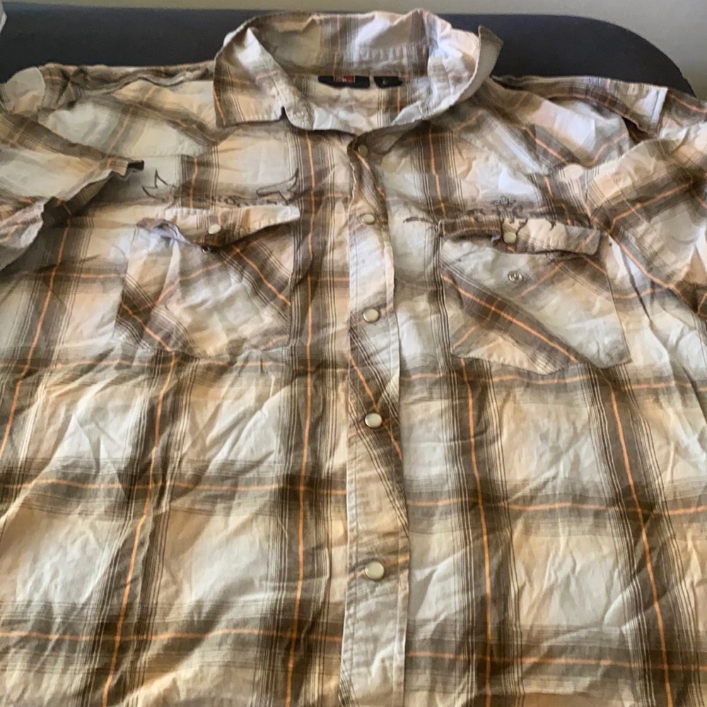 Short sleeve dress shirt